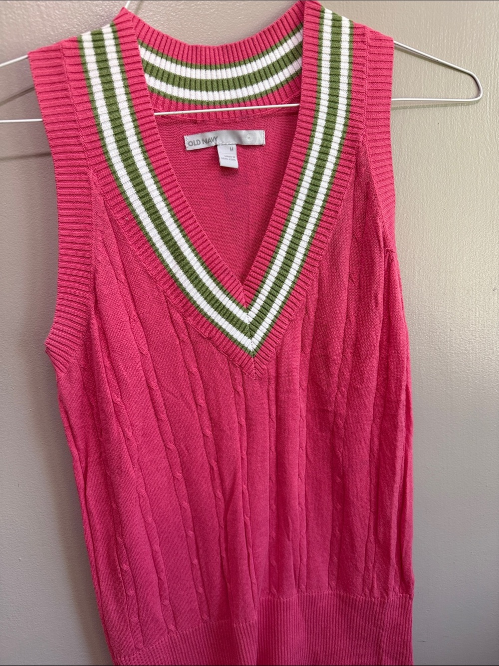 Old Navy Pink Cable-Knit V-Neck Sleeveless Sweater Vest